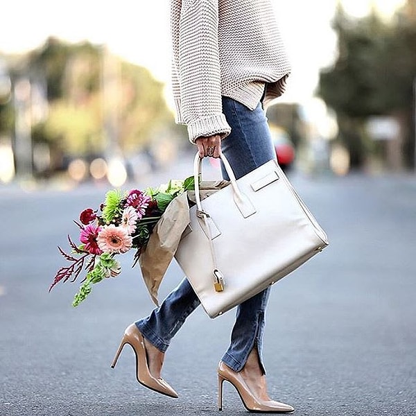 2. А для данного образа, какой головной убор вы бы предпочли?