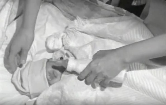 4. Çiftin ilk çocukları kanında görülen tanımlanamayan bir bileşim dolayısıyla öldü. Ve ikinci çocukları da... Babaları suçlu bulunup hapse atıldı. Ama gerçek çok farklıydı!