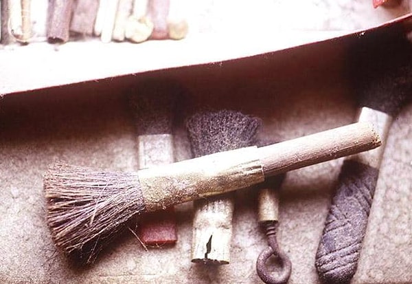 6. Эти кисти выглядят так, как будто они пролежали где-то лет эдак 100...