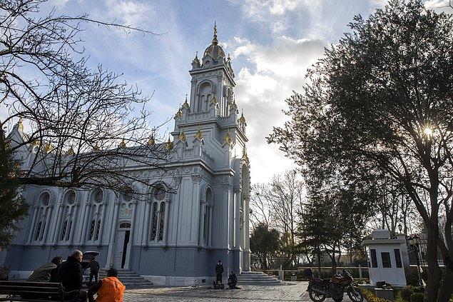 1898 yılında tamamı demirden inşa edilen kilise İstanbul Büyükşehir Belediyesi tarafından 7 yılda restore edildi.