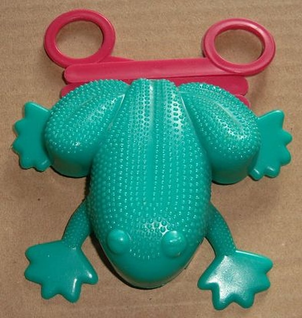 3. Прыгающая лягушка - игрушка "анти-стресс" тех времен!