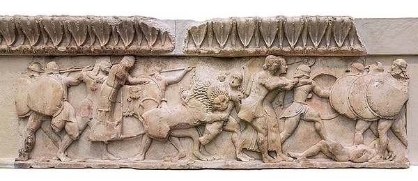 3. О нет! Вас атаковал монстр! Скорее выбирайте оружие, которым будете защищаться!