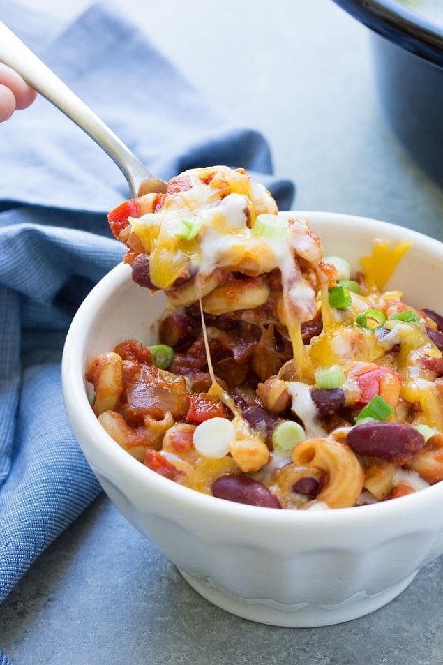 Meksikalı usulü acı acı Chili Mac and Cheese!