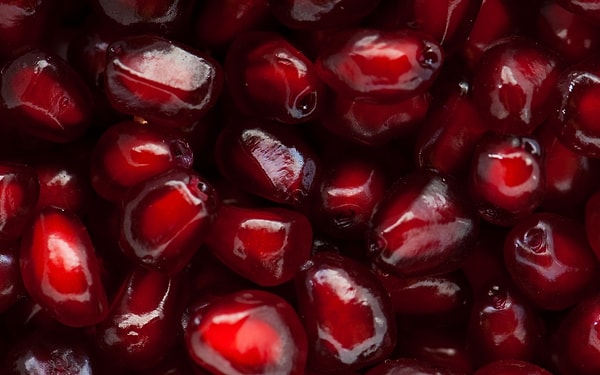 11. Гранат содержит около 1200 зерен.