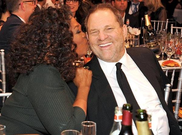 Oprah ve Weinstein 2014 yılında Critic’s Choice Awards gecesinde. Yanlış görmüyorsunuz, Oprah, Harvey Weinstein'in kulak memesini ağzına almış.