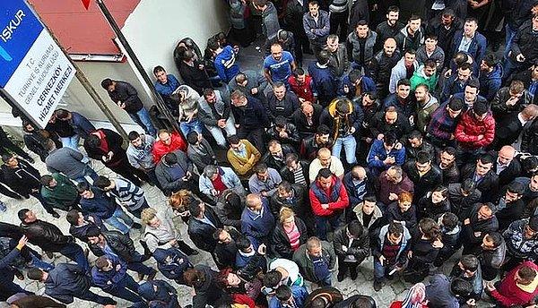 Türkiye genelinde işsiz sayısı 2017 yılı ekim döneminde geçen yılın aynı dönemine göre 360 bin kişi azalarak 3 milyon 287 bin kişi oldu.