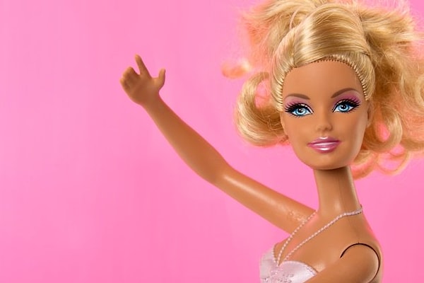 4. Ченг Хис-Хсум женился на кукле Барби