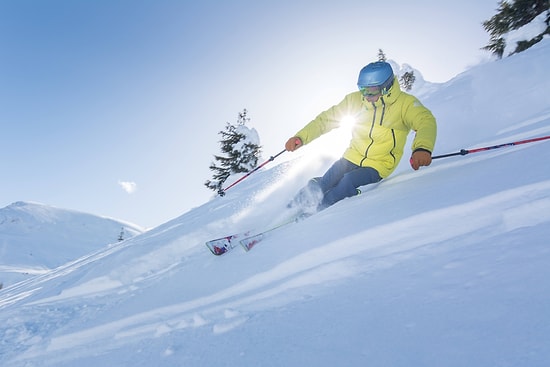 Bu Kış Pistlerde Asla Üşümemenizin Formülü Bulundu! Sizi Sarıp Sarmalamaya Gelen 8 Zırh Gibi Kayak Ürünü