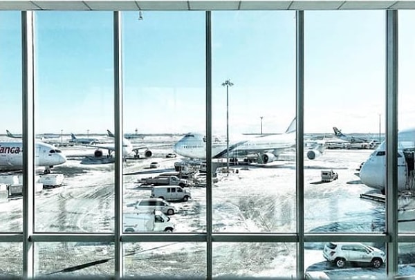 7. Не стоит и упоминать о том, что из-за нелетной погоды отменяют многие рейсы