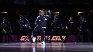 Profesyonellere Taş Çıkartırcasına NBA Karşılaşmasının Devre Arasında Dans Eden Ufaklık: Tavaris Jones