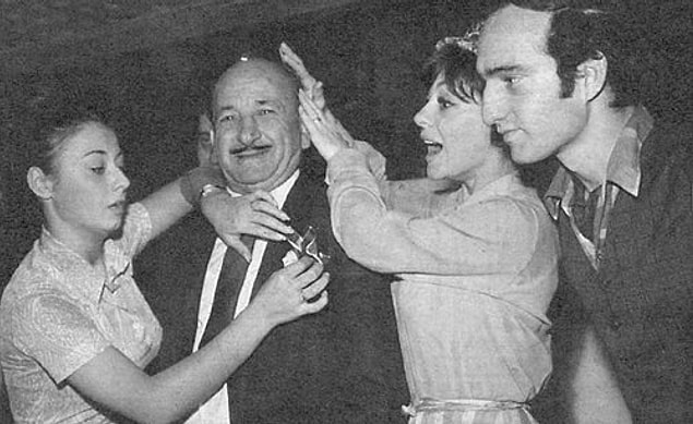 1961: Ünlü dolandırıcı Sülün Osman, Zeytinburnu'nda kumar oynarken yakalandı.