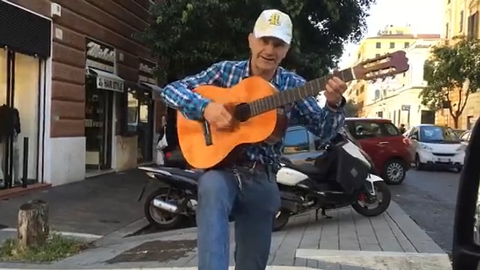 Tek Başına Bir Orkestraya Bedel Olan Adamdan Müthiş Gösteri