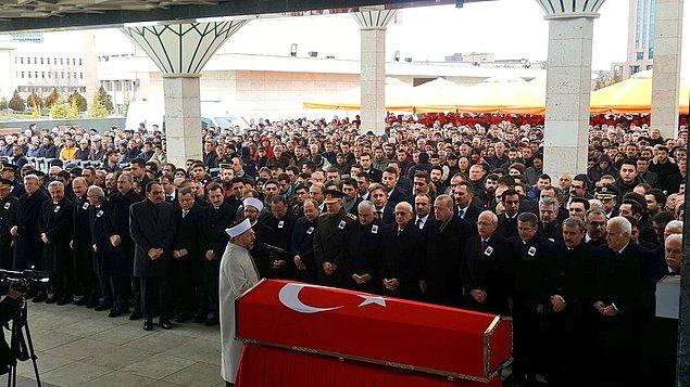 Şehidin cenaze namazı Ahmet Hamdi Akseki Camisi'nde kılındı.