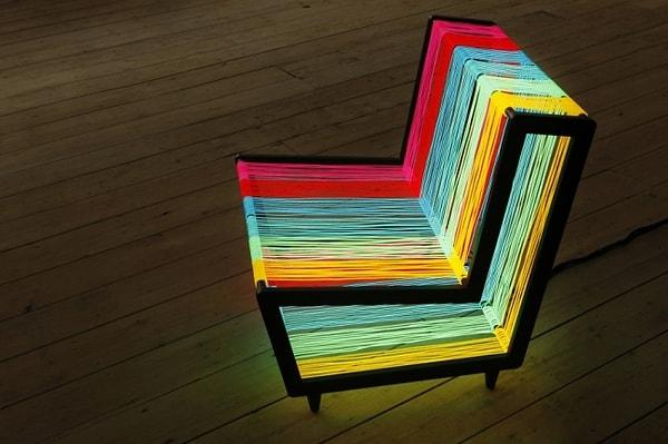 24. Tasarımıyla göz dolduran disko sandalye