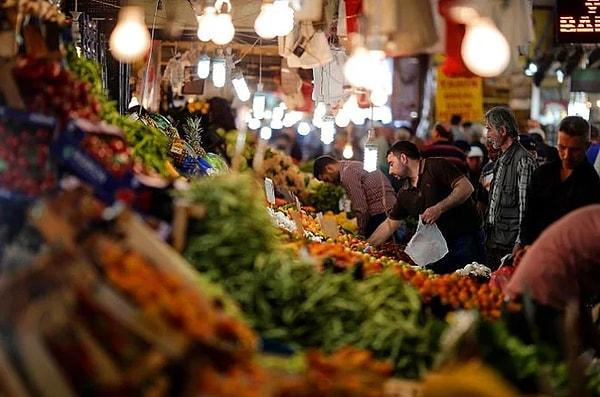 Ocak ayında en yüksek fiyat artışı yüzde 25,11 ile salatalıkta, en fazla fiyat düşüşü ise yüzde 14,41 ile karnabaharda oldu.
