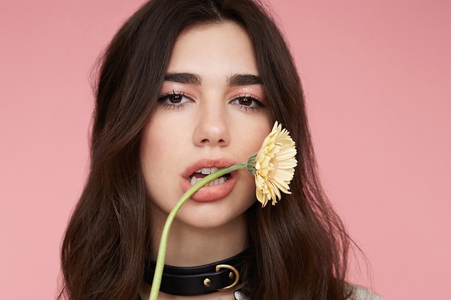 Dua Lipa'nın sarhoş ve yalnız başına olduğu için arayan eski sevgililere eyvallahı yok. 😂