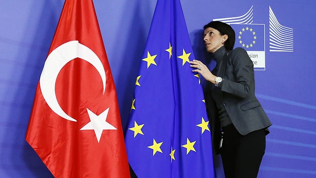 FT'ye konuşan bazı AB diplomatlarına göre anlaşma, Türkiye'nin AB ile kötüleşen ilişkisine rağmen yapıcı işbirliğinin geliştiği ender alanlardan biri oldu.