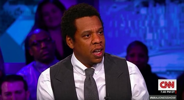 На что Джей Зи ответил, что Бейонсе не только его "супруга по духу", но и "женщина, в которую он влюблен" 😔