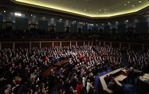 Fakat Trump'ın sosyal medyada gündeme gelmesine neden olan şey bahsettiklerinden ziyade konuşma sonrasındaki hareketleri oldu.