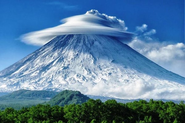 3. Как называется самая высокая гора нашей страны?