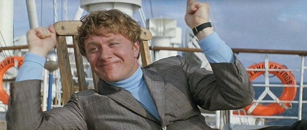 9. Какая фамилия у Андрея Миронова в фильме "Бриллиантовая рука"?