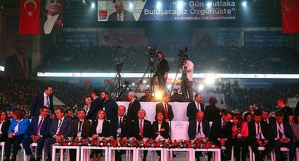 Genel Başkan Kemal Kılıçdaroğlu ve Muharrem İnce salonda yan yana oturdu.