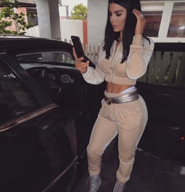 19. Вельветовые спортивные костюмы