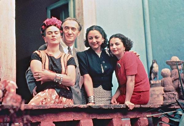Nickolas ve Frida arasındaki bu tutkulu aşk gelgitler, Meksika-New York arası özlem ve bekleyişlerle  tam on yıl sürdü...
