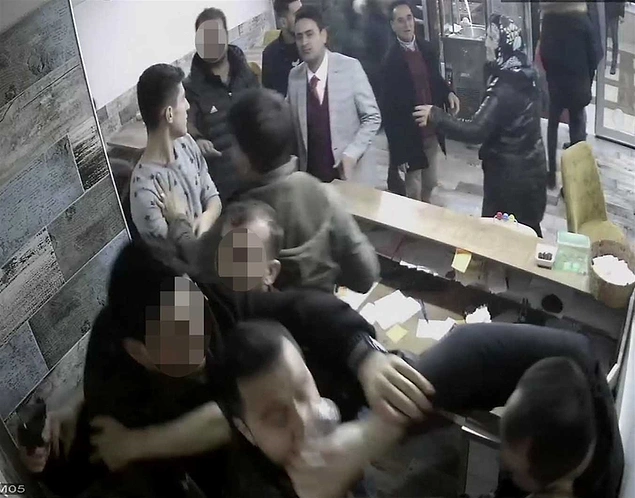 'Vatandaşı koruması gereken silahı vatandaşa doğrulttu...'
