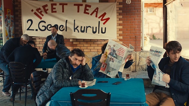 7. İşin içinde Onur Ünlü varsa, göndermelerle dolu hicivsel bir anlatım da vardır beklenildiği üzere.