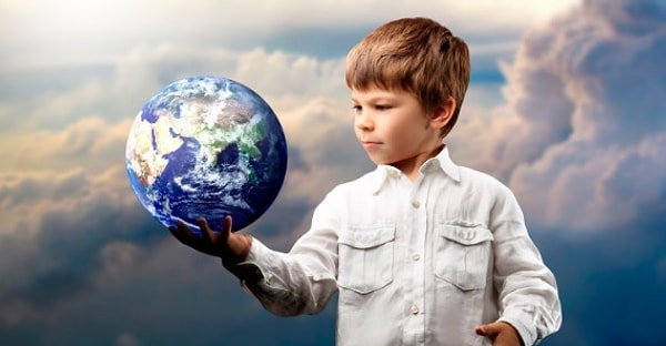 12. Какая из нижеперечисленных стран граничит с тремя океанами?