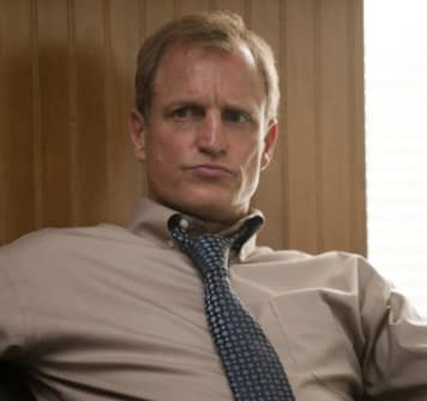 14. Отец Вуди Харрельсона, Чарльз Харрельсон, был наемным убийцей, которого осудили на два пожизненных срока