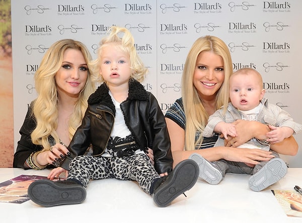 10. Джессика или Эшли Симпсон?