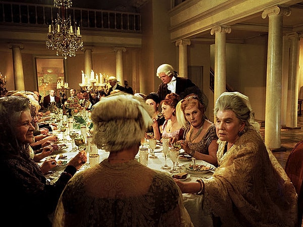 5. Чтобы снять этот фильм (кстати говоря, по роману Толстого), режиссёру Сергею Бондарчуку понадобилось целых 6 лет! Это был инновационный для советского кино фильм, в котором при съёмках сцен битв были использованы передовые технологии. В 1969 году картина также завоевала Оскар.