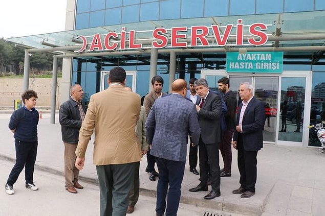 DHA'nın verdiği bilgiye göre,Hatay’ın Kırıkhan ilçesinin karşı tarafına düşen helikopterin enkazına sevk edilen ekipler tarafından yaralı askerler Kırıkhan Devlet Hastanesine getirildi.