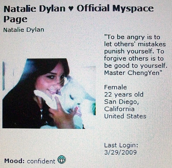 4. А эта дама - рекордсменка в прошлом. В 2009 году она выставила свою девственность на аукцион, поэтому о ней писали все газеты.