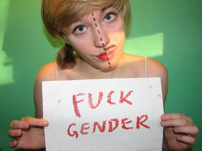 Genderqueer Nedir, Ne Değildir? Gelin 8 Maddede Kendilerinden Dinleyelim