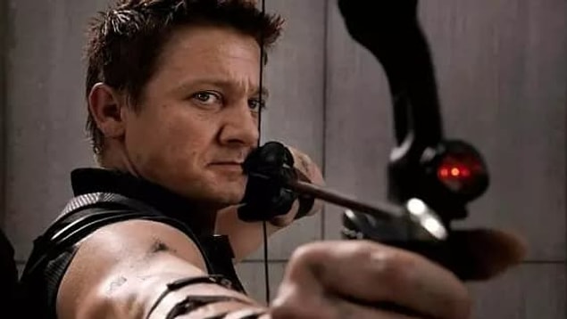 22. Jeremy Renner eskiden makyaj sanatçısıydı.