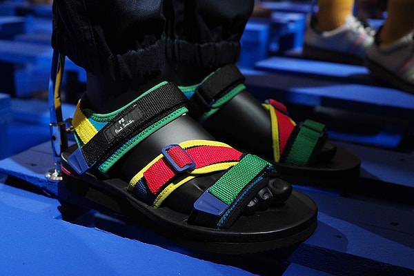 3. И это касается не только спортивной обуви, но и сандалий, которые входят в летние коллекции следующего сезона.