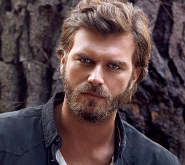 Kıvanç Tatlıtuğ