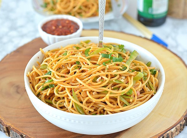 1. Кто изобрел лапшу?