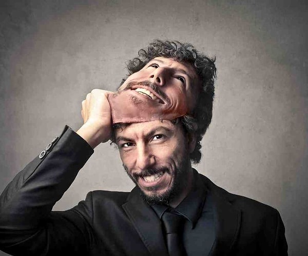 3. Их истории меняются и обрастают все новыми версиями