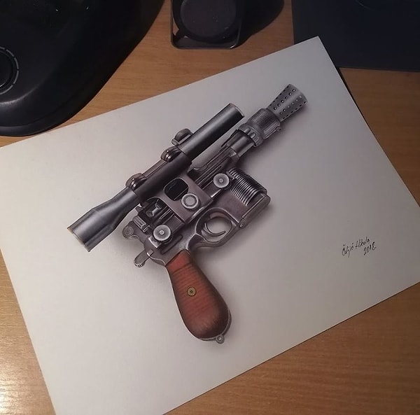 17. "Иногда я вдохновляюсь "Звездными войнами". Бластер Хана Соло"