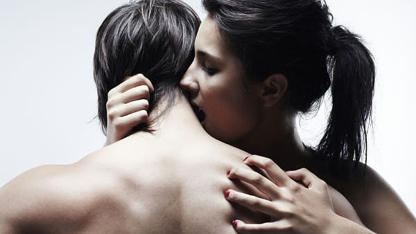 11. Вампирский поцелуй (засос)