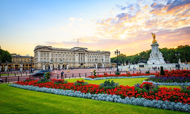 Peki, Buckingham Sarayı'nda başka neler var? Neler yok ki...