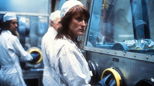 5. Meryl Streep'in bir kimya teknisyeni olan Karen Silkwood'u canlandırdığı, gerçek bir hikâyeden uyarlanan Silkwood adlı film 1984'te usta oyuncuya beşinci adaylığını getirirken...