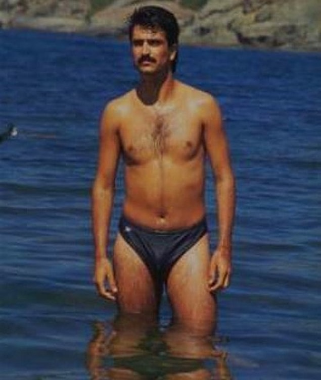 12. Yazın kızgın kumlardan serin sulara atlamak için kesinlikle ve kesinlikle slip mayo giyip şöyle boydan boya bi dolaşın.