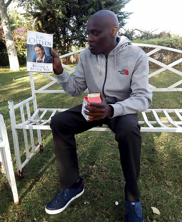 11. Мужчина говорит,что молится каждый день, чтобы Бог дал ему сил не вернуться к жизни на улице и пристрастию к наркотикам.