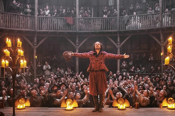 8. Какая пьеса Шекспира начинается с грозной сцены с молнией и громом, где три ведьмы-сестры что-то обсуждают?