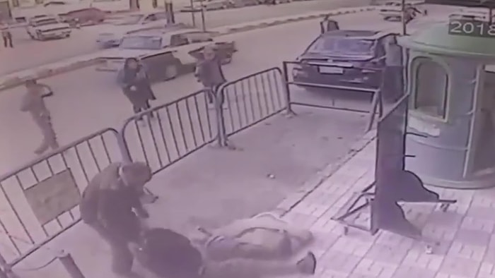 Pencereden Düşen Çocuğu Havada Yakalayan Polis